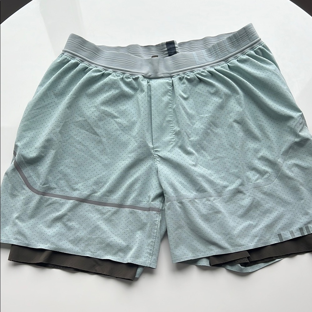 Lululemon Surge Lined Short 6"
Special Edition